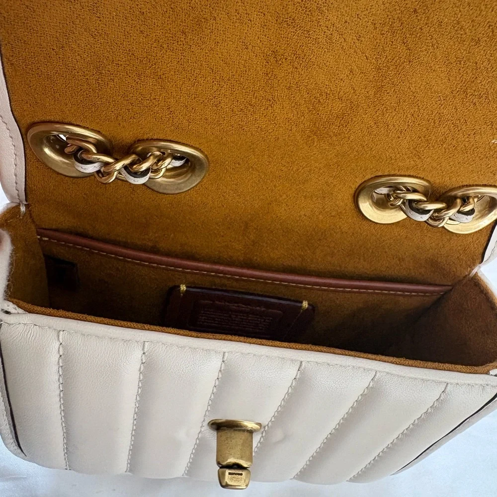Coach Cream Quilted Crossbody Bag with Gold Chain - Picture 4 of 4
